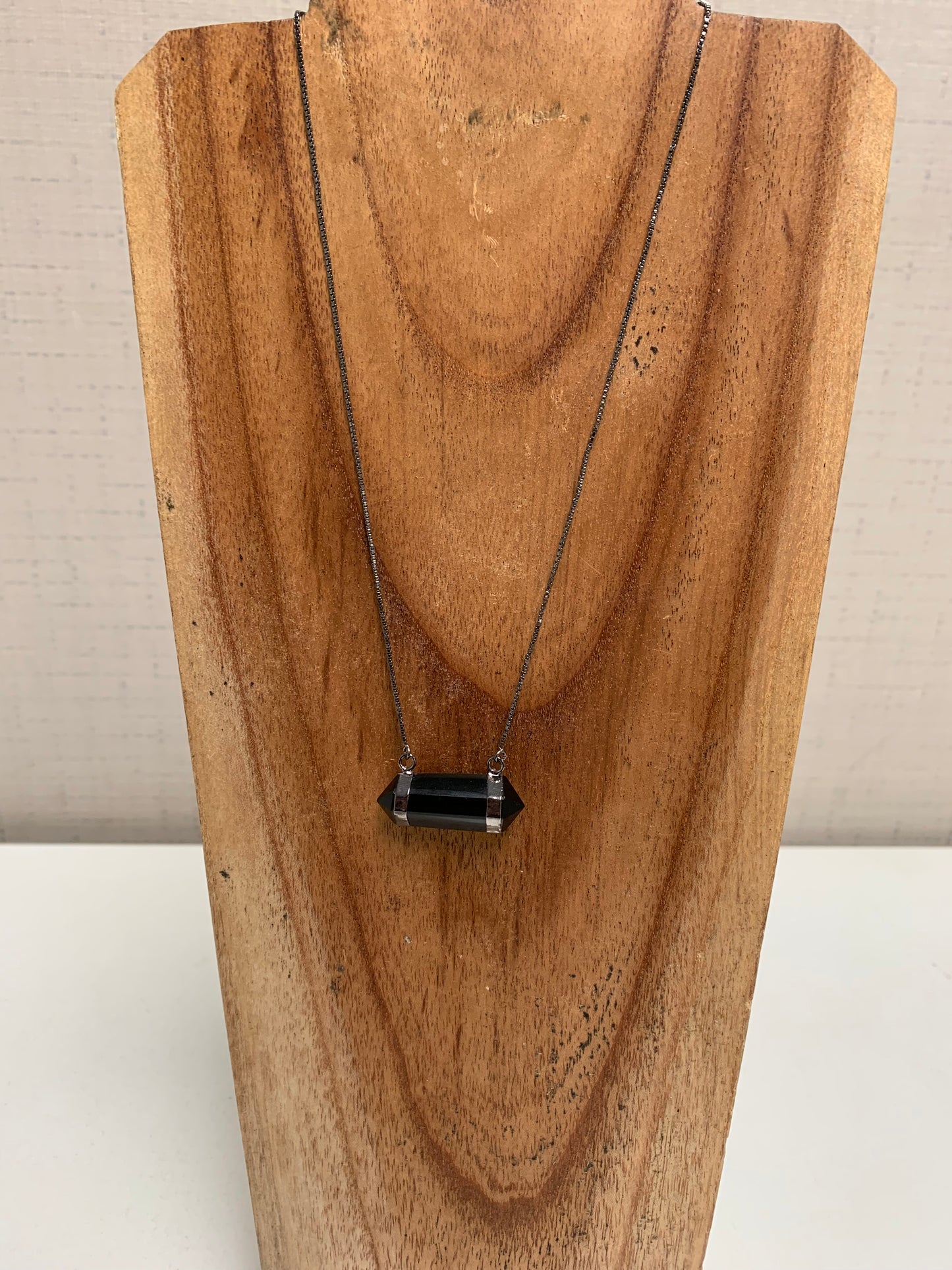 18" Double Terminated Point Necklace (Blue Agate)