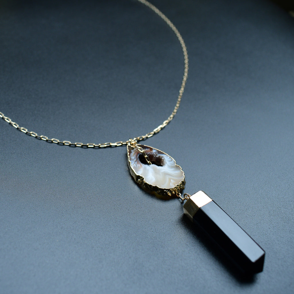 Occo Agate Necklace w/ Black Onyx Pendulum